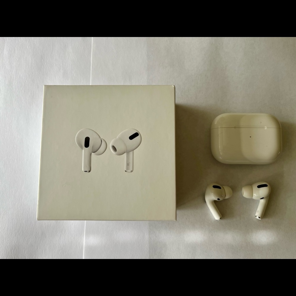 Apple AirPods Pro.